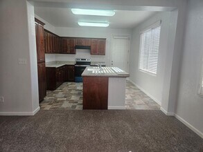 7435 E Robinson Ave in Fresno, CA - Building Photo - Building Photo