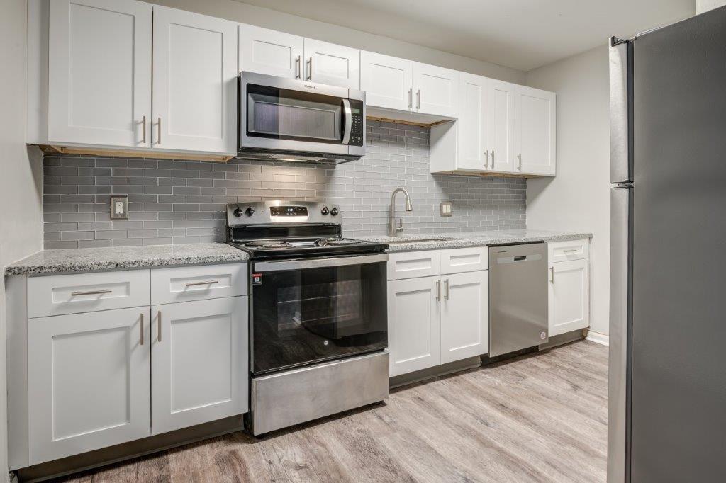 The Summit at Ridgewood Apartment and Townhomes in Fort Wayne, IN - Building Photo