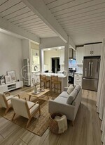 2618 Voorhees Ave, Unit B in Redondo Beach, CA - Building Photo