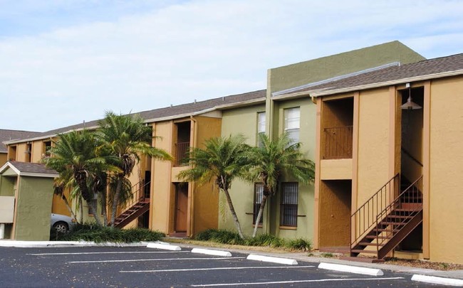 Wyoming Apartments in Tampa, FL - Foto de edificio - Building Photo