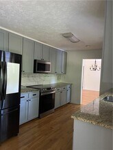 1056 Oak Rd SW in Lilburn, GA - Building Photo - Building Photo