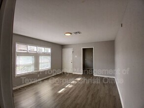 3432 Olsen Dr in Corpus Christi, TX - Building Photo - Building Photo