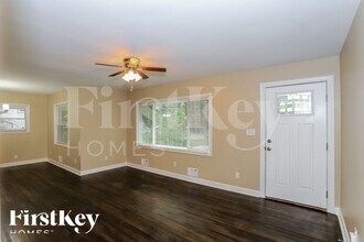 1855 Shamrock Dr in Decatur, GA - Building Photo - Building Photo