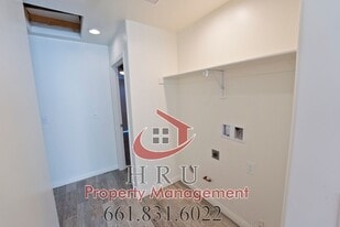 514 Covey Ave in Bakersfield, CA - Building Photo