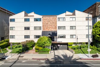 5325 Lindley Ave in Tarzana, CA - Building Photo - Building Photo