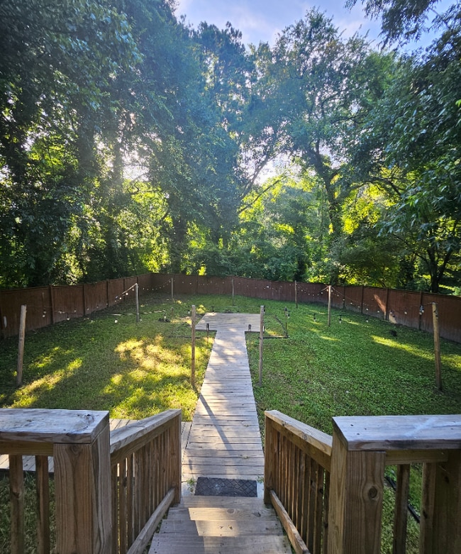 16 Johnson Rd NW in Atlanta, GA - Foto de edificio - Building Photo