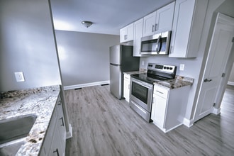 Townhomes on Englewood in Kenmore, NY - Foto de edificio - Building Photo