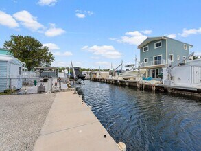 215 Allen Ave in Key Largo, FL - Building Photo - Building Photo