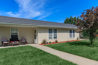 California Pines in Hastings, NE - Building Photo - Building Photo