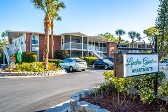 Lindru Gardens in Clearwater, FL - Building Photo - Building Photo