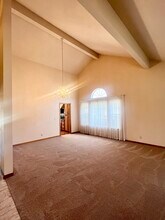 1305 Manzano Way in Sacramento, CA - Building Photo - Building Photo