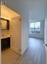 5081-5081 Hurontario St in Mississauga, ON - Building Photo - Building Photo