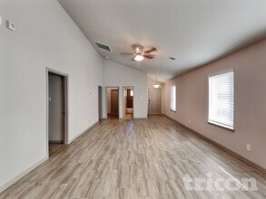 9845 Glen Brook Lane Magnolia TX in Magnolia, TX - Foto de edificio - Building Photo