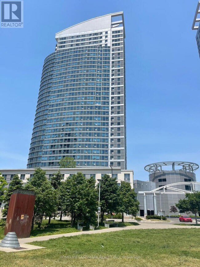 36-2036 Lee Centre Dr in Toronto, ON - Building Photo - Building Photo