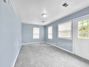 1123 S Haden St in Independence, MO - Building Photo - Building Photo