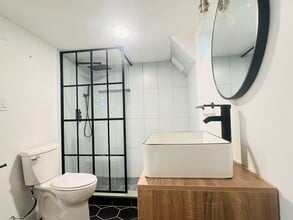 19 Plymouth St, Unit 1 in Cambridge, MA - Foto de edificio - Building Photo