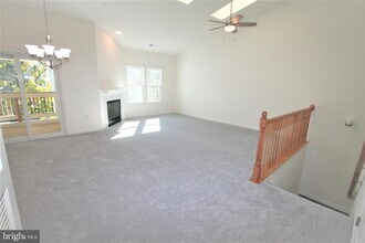 14225 Jib St in Laurel, MD - Foto de edificio - Building Photo