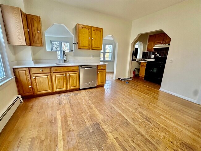 47R Creighton St, Unit 3