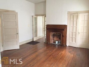 530 Oakland Ave SE-Unit -B in Atlanta, GA - Foto de edificio - Building Photo