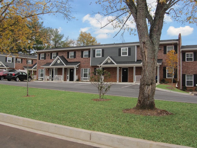Applewood Villas in Seneca, SC - Building Photo - Building Photo