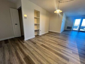 374 Massachusetts Ave, Unit 63 in Arlington, MA - Foto de edificio - Building Photo