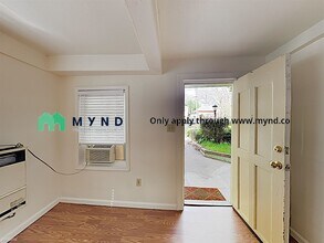 409 13th St-Unit -Apt B in Sacramento, CA - Building Photo - Building Photo