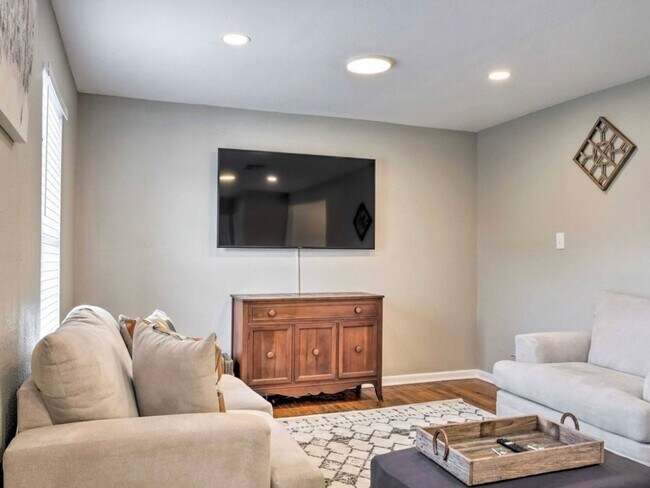 2223 Des Jardines St in Houston, TX - Building Photo - Building Photo