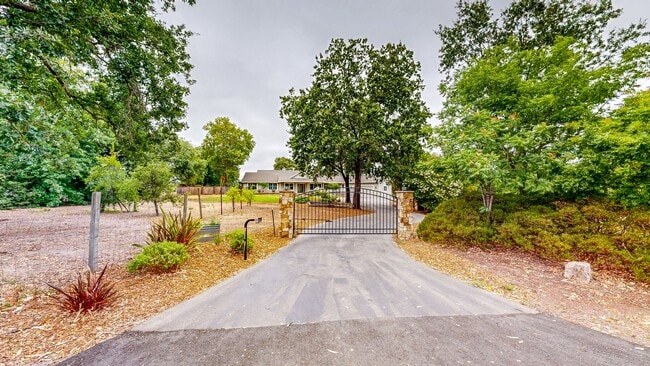 7705 Starr Rd in Windsor, CA - Building Photo - Building Photo