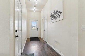 744 E Bluebonnet Dr in Granbury, TX - Building Photo - Building Photo