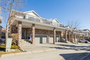 Signal Hill Estates in Calgary, AB - Building Photo