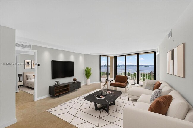 2000 Towerside Terrace in Miami, FL - Building Photo - Building Photo