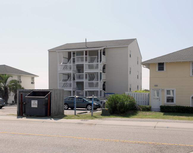 Sand Dunes in North Myrtle Beach, SC - Building Photo - Building Photo