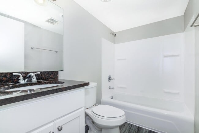 Courtyard Apartments