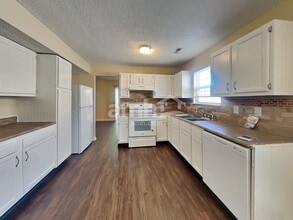1494 Blue Grass Pky in Greenwood, IN - Building Photo - Building Photo