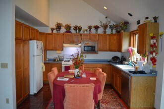 5212 Rustling Oaks Ln in McFarland, WI - Building Photo - Building Photo