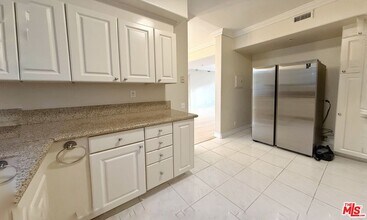 1250 Midvale Ave in Los Angeles, CA - Building Photo - Building Photo