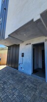 2401 Redondo Blvd in Los Angeles, CA - Building Photo