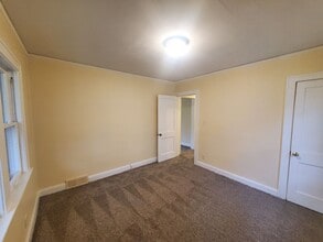 1614 Pauline Ave in Rockford, IL - Building Photo - Building Photo