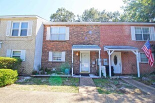 1930 Bay Point Blvd in Milton, FL - Building Photo