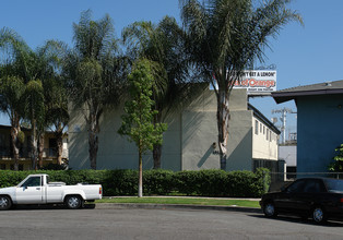 1939 E Wilson Ave in Orange, CA - Building Photo - Building Photo