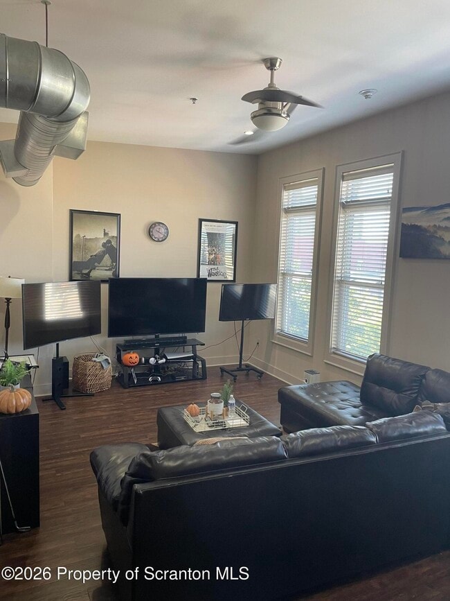 322-322 Penn Ave in Scranton, PA - Foto de edificio - Building Photo