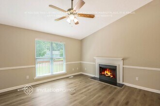 6457 River Hill Dr in Flowery Branch, GA - Building Photo - Building Photo