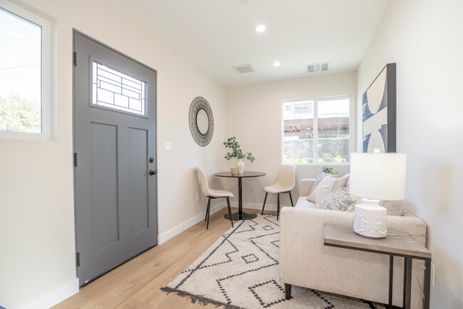 8881 Morehart Ave in Sun Valley, CA - Building Photo - Building Photo