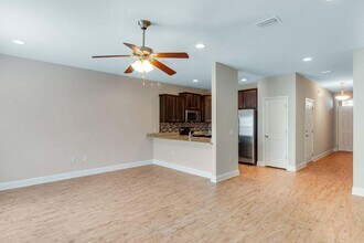 8724 Brown Pelican Cir in Navarre, FL - Building Photo - Building Photo
