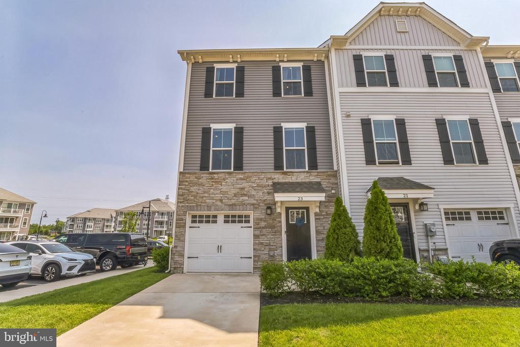 23 Kohlmyer Dr in Pennsauken, NJ - Building Photo