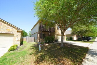 432 Stonebrook Dr in Cibolo, TX - Foto de edificio - Building Photo