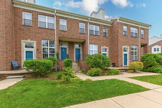 1870 Lindsay Ln in Ann Arbor, MI - Building Photo - Building Photo