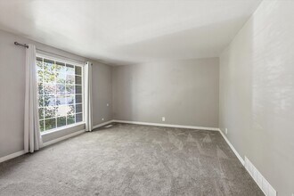 71 W 450 S, Unit A in Kaysville, UT - Building Photo - Building Photo