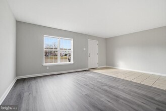 33 Milstone Ct in Sicklerville, NJ - Building Photo - Building Photo