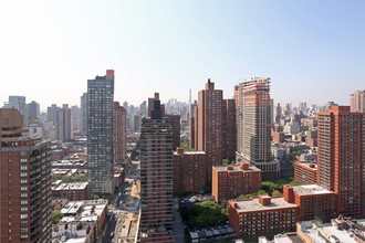 Normandie Court in New York, NY - Foto de edificio - Building Photo